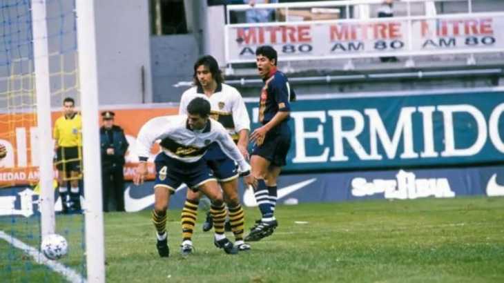 Almirón, el elegido por Riquelme: el día que le hizo un gol a Boca y la vez que La Volpe lo colgó