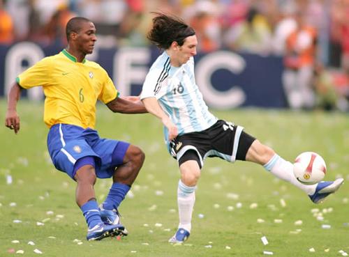 Foto Juan Roman Riquelme Argentina Deja Muy Herido A Dunga