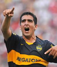Foto Juan Roman Riquelme Boca Aguanta Un Vendaval Y Debuta Con Una Victoria
