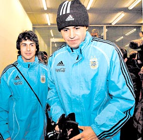 Foto Juan Roman Riquelme con Pablo Aimar