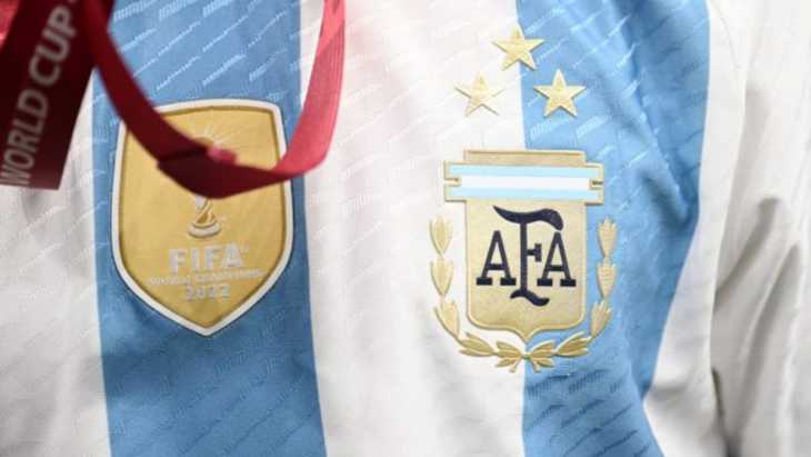 Con tres estrellas: cuándo saldría la nueva camiseta de la Selección Argentina