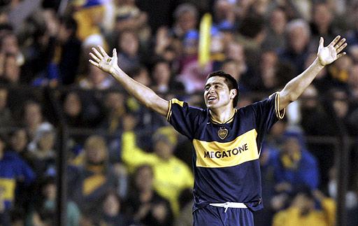 Foto Juan Roman Riquelme En Manos Del Villarreal