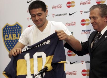 Foto Juan Roman Riquelme Firma Con Boca Y Quiere Jugar El Mundial