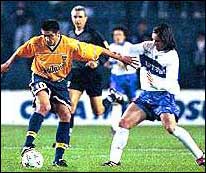 Foto Juan Roman Riquelme pisando el bal�n