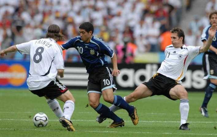 Biografía de Riquelme en Argentina