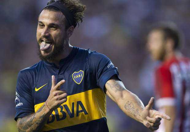 A Boca le salió un competidor por Osvaldo