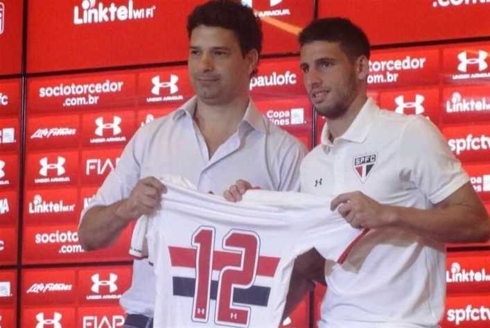 A Calleri ya lo comparan con Tevez en Brasil