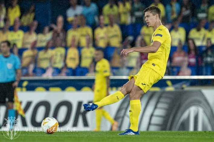 A Foyth lo poseyó el espíritu de Riquelme y metió terrible asistencia en su debut con Villarreal