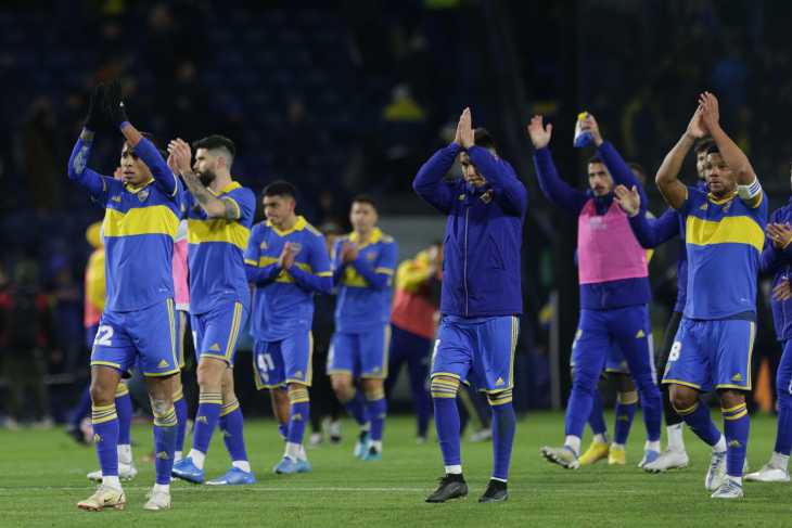 A la espera de refuerzos, un futbolista peruano fue ofrecido a Boca