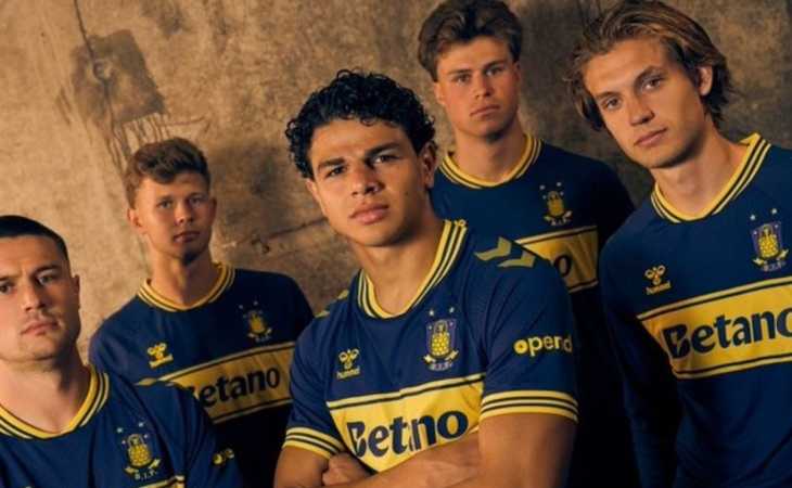 A lo Boca: un club de Dinamarca lanzó su camiseta igual a la del Xeneize