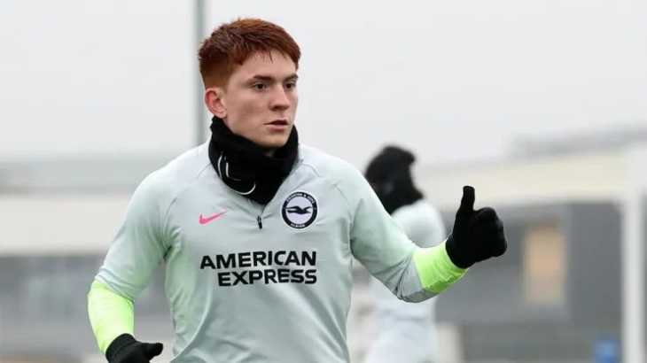 A lo Tevez: el nuevo look del Colo Barco, que lució junto a su novia