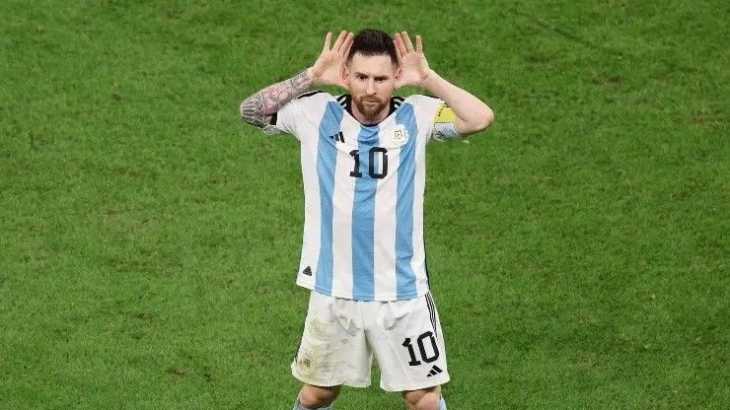 ¿A quién le dedicó el gol Messi en el festejo del Topo Gigio?