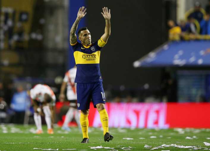 A Tevez le preguntaron si sigue en Boca y respondió...