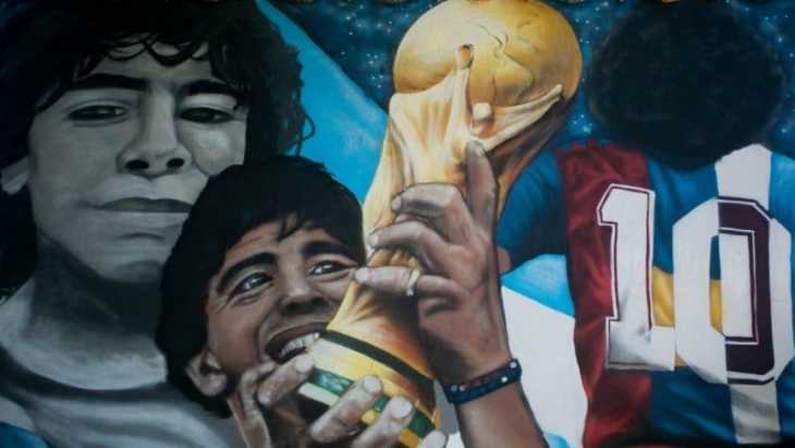A un año de su muerte inauguran mural de Maradona en Parque Patricios