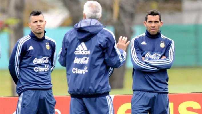 Sergio Agüero le quitó un récord para elegidos a Carlos Tevez en la Premier League