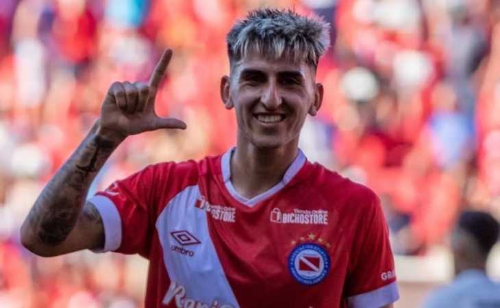 Alan Lescano, el primer apuntado de Riquelme para el Boca 2026