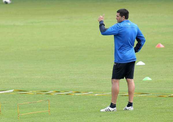 Algo más de medio Riquelme...