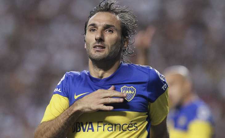 Anécdota imperdible: el día en que el Flaco Schiavi jugó un partido de Boca con sus “partes” quemadas