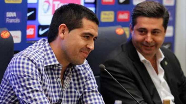 Angelici aceptó una eventual negociación con Riquelme