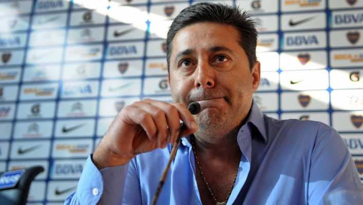 Angelici prepara su sucesión en Boca