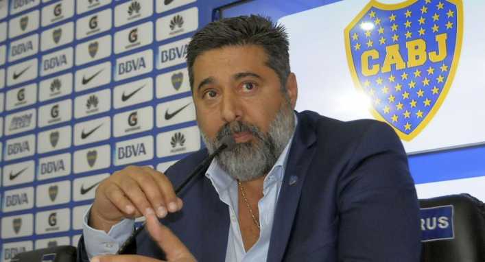 Angelici reconoció que Boca gestiona los fichajes de dos jugadores