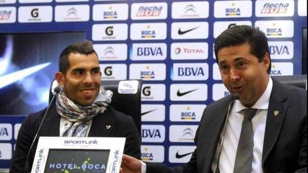 Daniel Angelici viajó a Italia para cerrar la llegada de Tevez a Boca