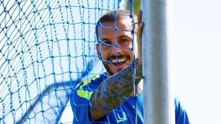 Antes los palos eran todos para Tevez, ahora están repartidos