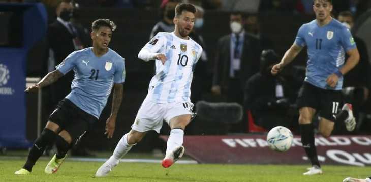 Argentina bate a Uruguay con Messi de suplente