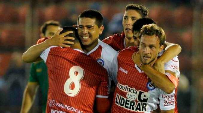 Argentinos y Juan Román Riquelme van por su retorno a la Primera División