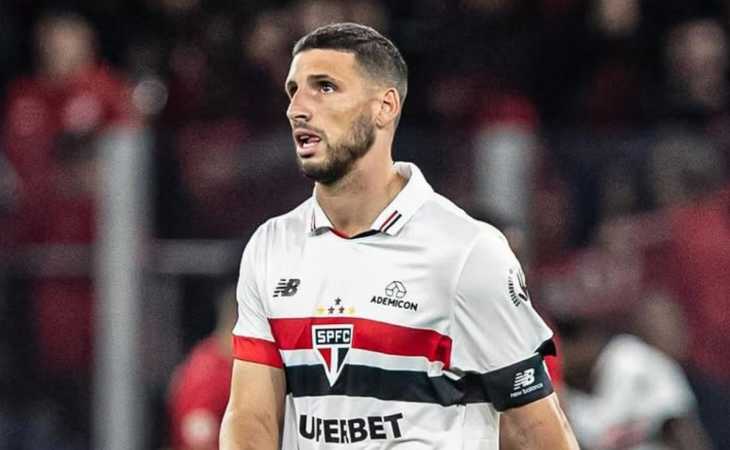 Arruabarrena pidió a Jonathan Calleri para Boca: cómo es la situación del delantero en San Pablo
