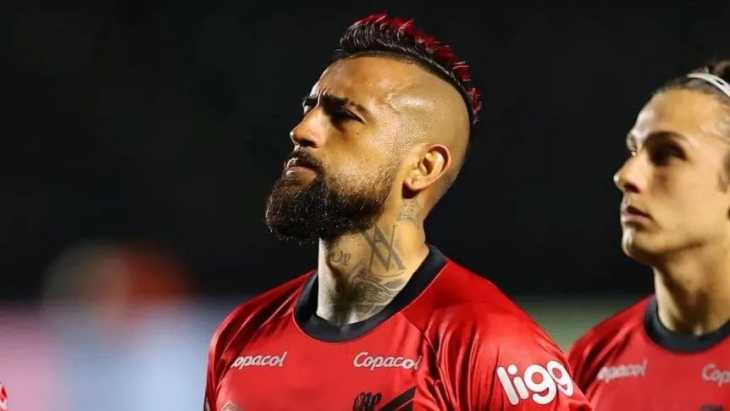 Arturo Vidal aclaró su situación en medio de los guiños a Boca