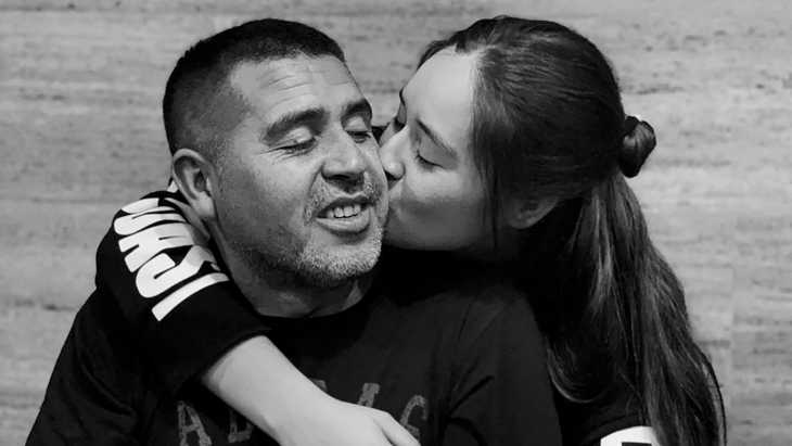 Así luce hoy Florencia, la hija mayor de Riquelme: 24 años, viaja por el mundo y vive como una influencer