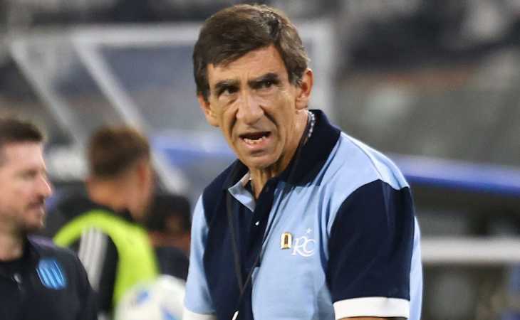 Atento, Boca: Gustavo Costas, preocupado por la lesión de una de las figuras de Racing