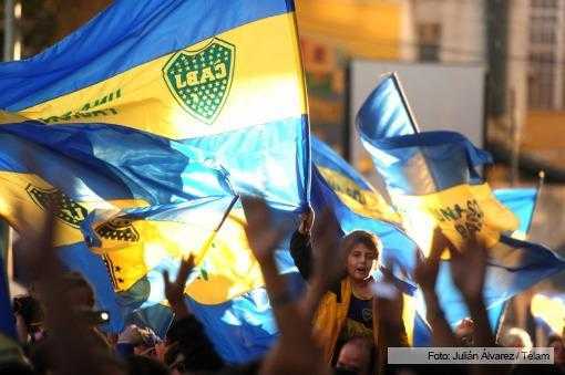 Hinchas convocaron para hoy un banderazo por la renovación a Riquelme