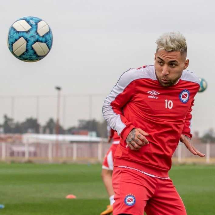 Batallini: No le iba a mandar un mensaje yo a Riquelme, je