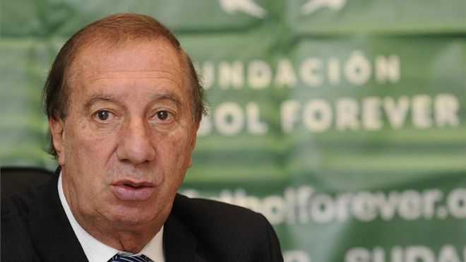 Bilardo sigue sin conocer la muerte de Maradona