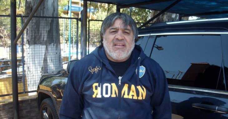 Boca - Sarmiento: El padre de Riquelme bancó a Cardona en plena transmisión de radio