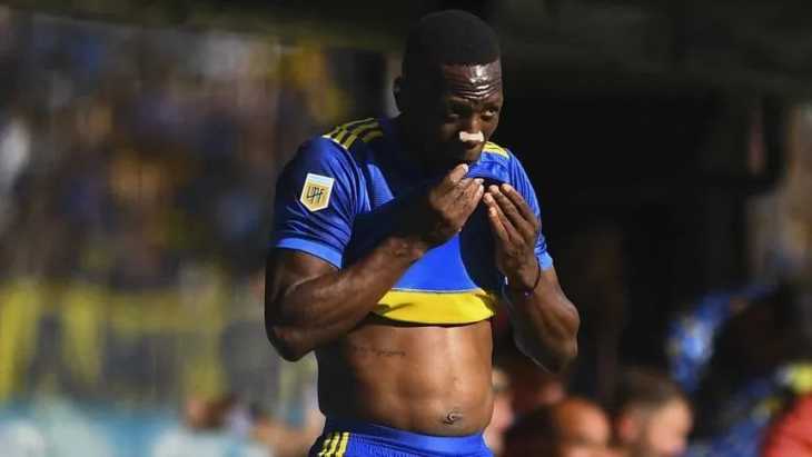 Boca buscará renovarle el contrato a Luis Advíncula
