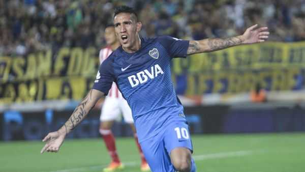 Boca compraría el pase de Ricardo Centurión