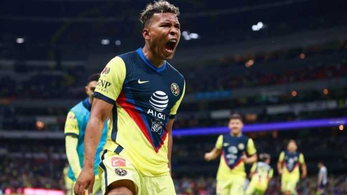 Boca, con dólares frescos, va por Roger Martínez