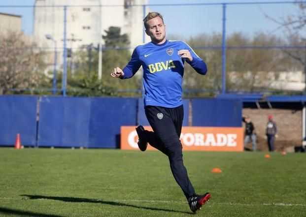 Boca, con la mente puesta en la Copa, enfrenta a Huracán