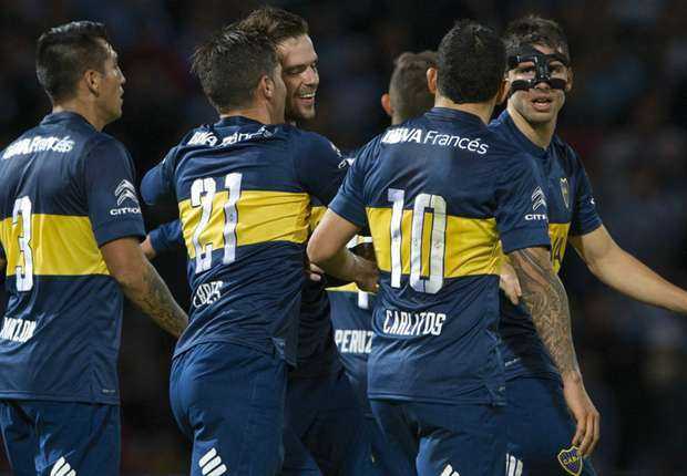 Boca lo aguantó con dos menos y es el único líder