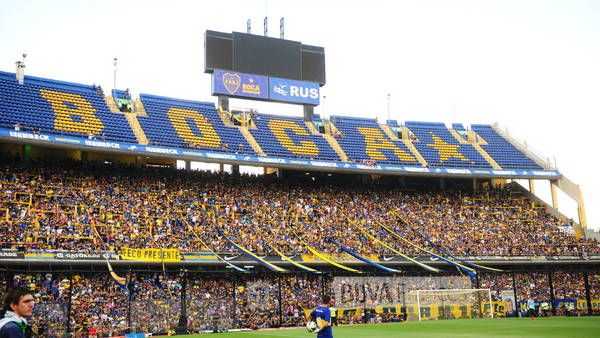 Boca sigue de fiesta: los hinchas celebraron su día en la Bombonera
