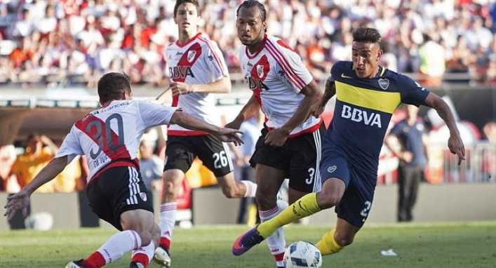Boca y River juegan el primer superclásico del año