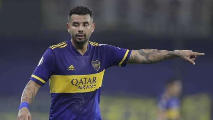 Cardona volvió a Argentina y se reunirá con Russo y Riquelme: ¿se va de Boca?