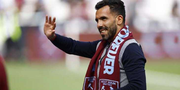 Carlitos Tevez fue homenajeado en cancha del West Ham y ¡hasta habló en inglés!