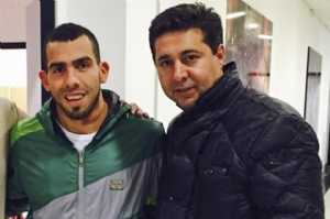 Carlitos Tevez le metió presión a Angelici por Twitter: mirá la foto