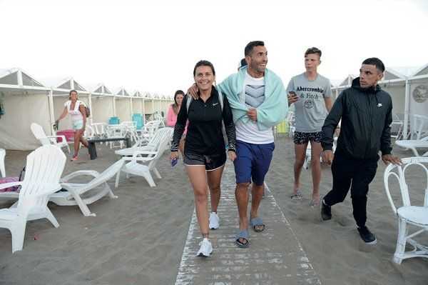 Carlitos Tevez y su familia en Mar del Plata