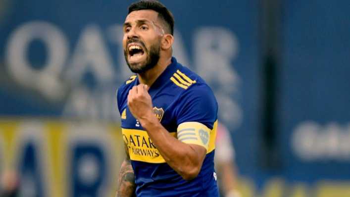 ¿Carlos Tevez debe ocupar en Boca Juniors la misma posición que Lionel Messi en Barcelona?