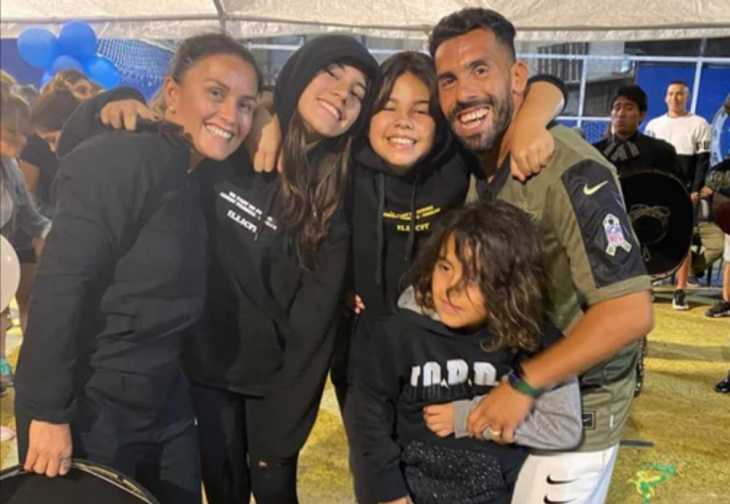 Carlos Tévez dejó sin palabras a su esposa con un regalo de cumpleaños
